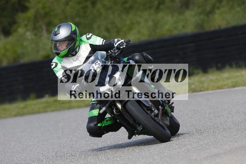 Archiv-2025/09 22.04.2025 Cornu Master School ADR/rot-rouge/15